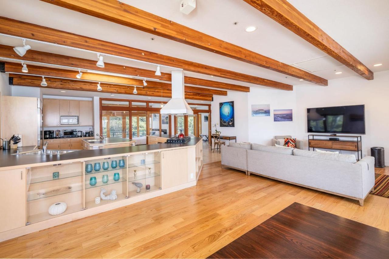 Luxury Beachfront Penthouse Walk To The Beach Restaurants Entertainment ハーフムーンベイ エクステリア 写真